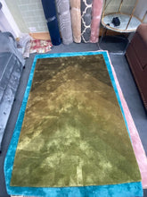 Modern Abstract Moss Green Rug 140x200cm – For Living Room & Bedroom